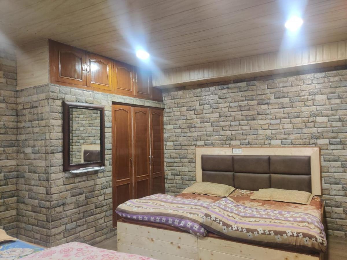 Mehdudia Guest House Shimla Eksteriør billede