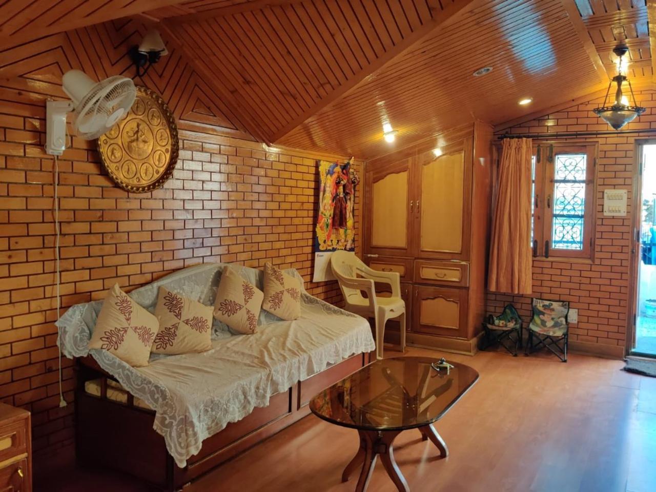 Mehdudia Guest House Shimla Eksteriør billede